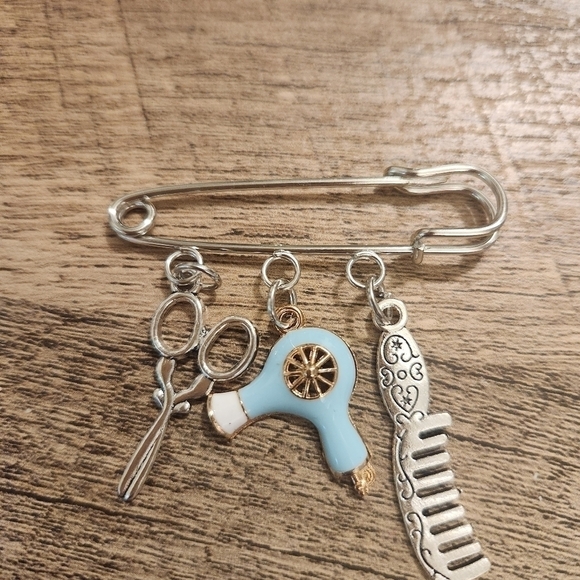 Brooch Pin Hairdresser - Picture 2 of 6